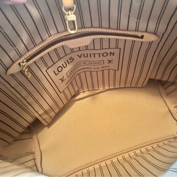 Louis Vuitton Beige Tote Bag - Picture 1 of 7